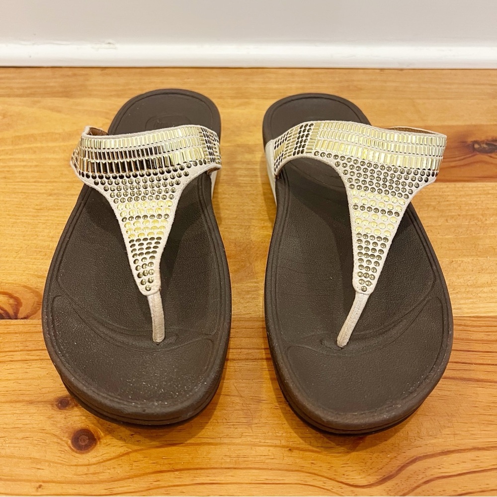 FitFlop Aztec Chada Toe Post Sandals Womens 9 Urban White Studded Comfort - Picture 2 of 12